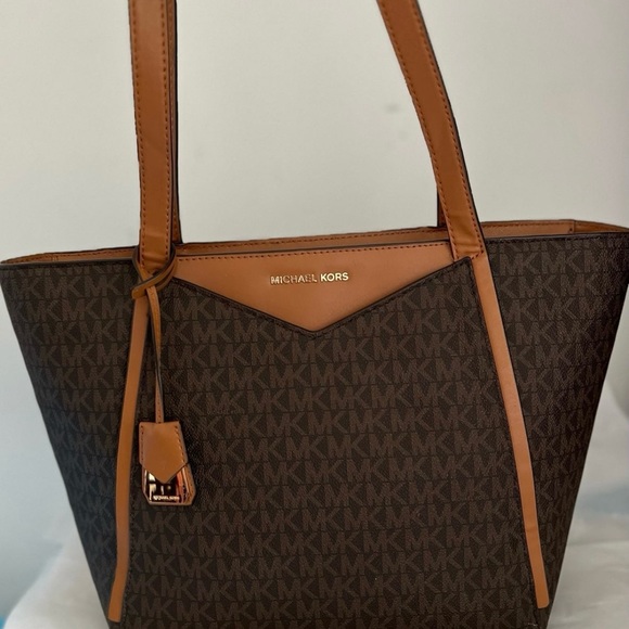 Like new Michael Kors bag - Picture 2 of 11